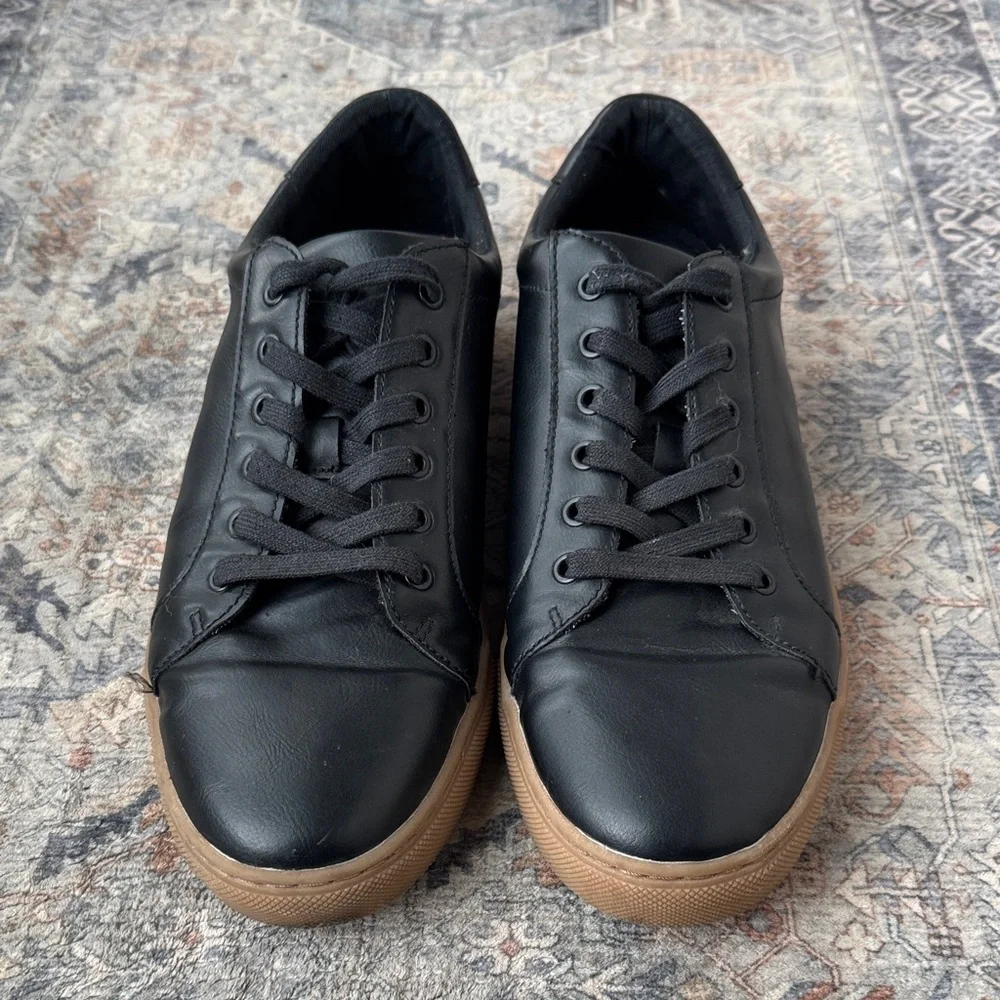 Banana Republic Black Leather Sneakers Gum Sole Lace Up Size 10 Casual